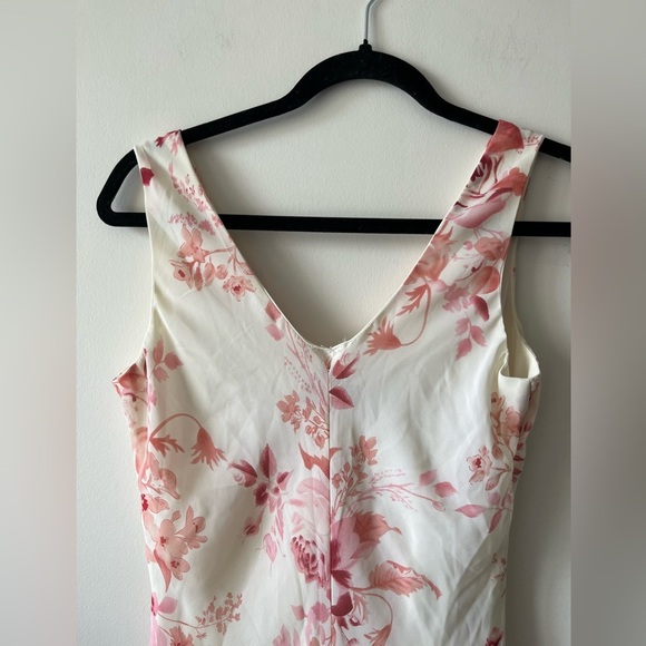 Poet Floral Midi Dress - Picture 8 of 9